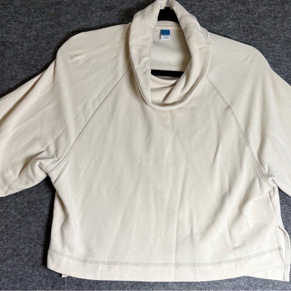 Old Navy Woman’s Soft Cream Cowl Neck Sweater Size Small Turtleneck Pullover